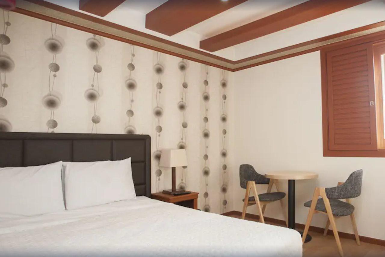 Zero Hotel