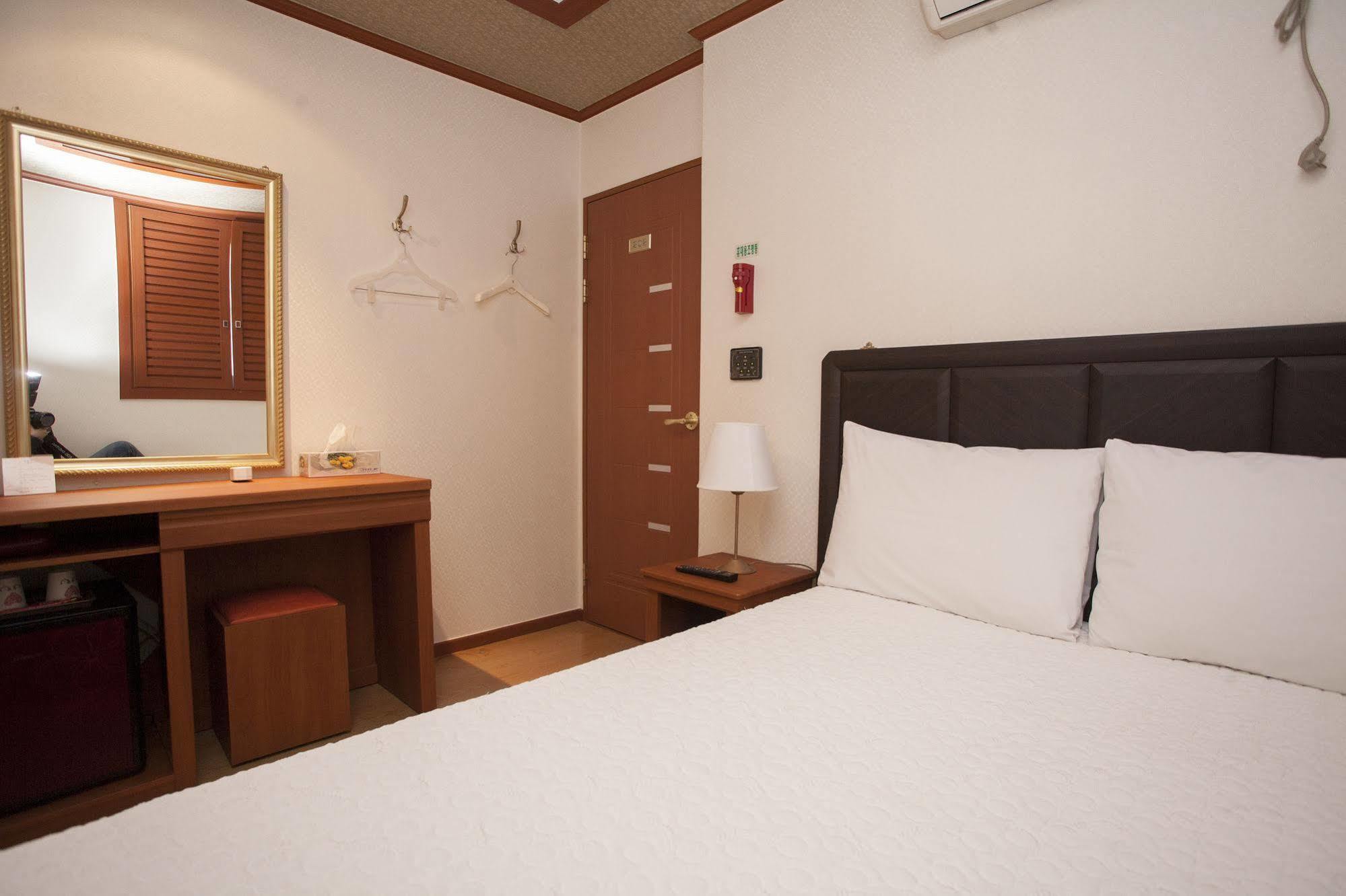 Hotel Zero