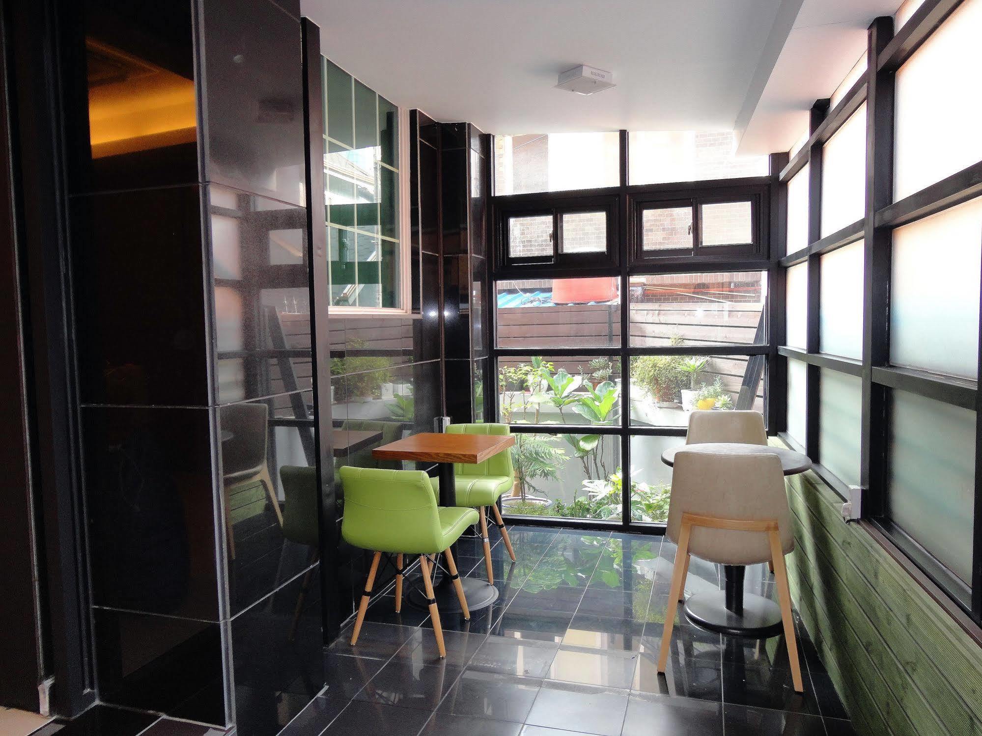 Hotel Zero